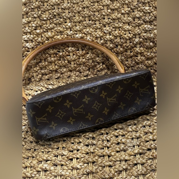 Louis Vuitton Monogram Shoulder Bag - Picture 3 of 11